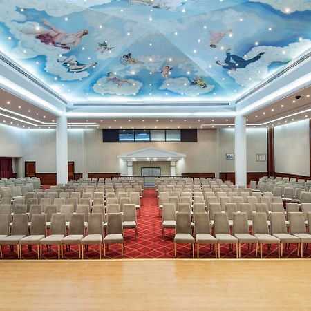 Pine Bay Holiday Resort Kusadasi Bagian luar foto The main conference hall