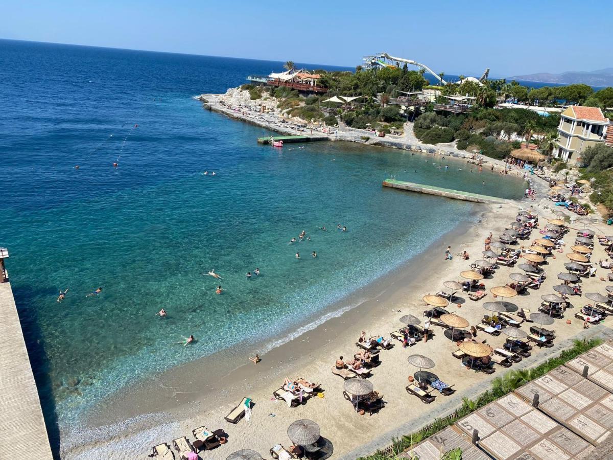 Pine Bay Holiday Resort Kusadasi Bagian luar foto The beach of Nikiti