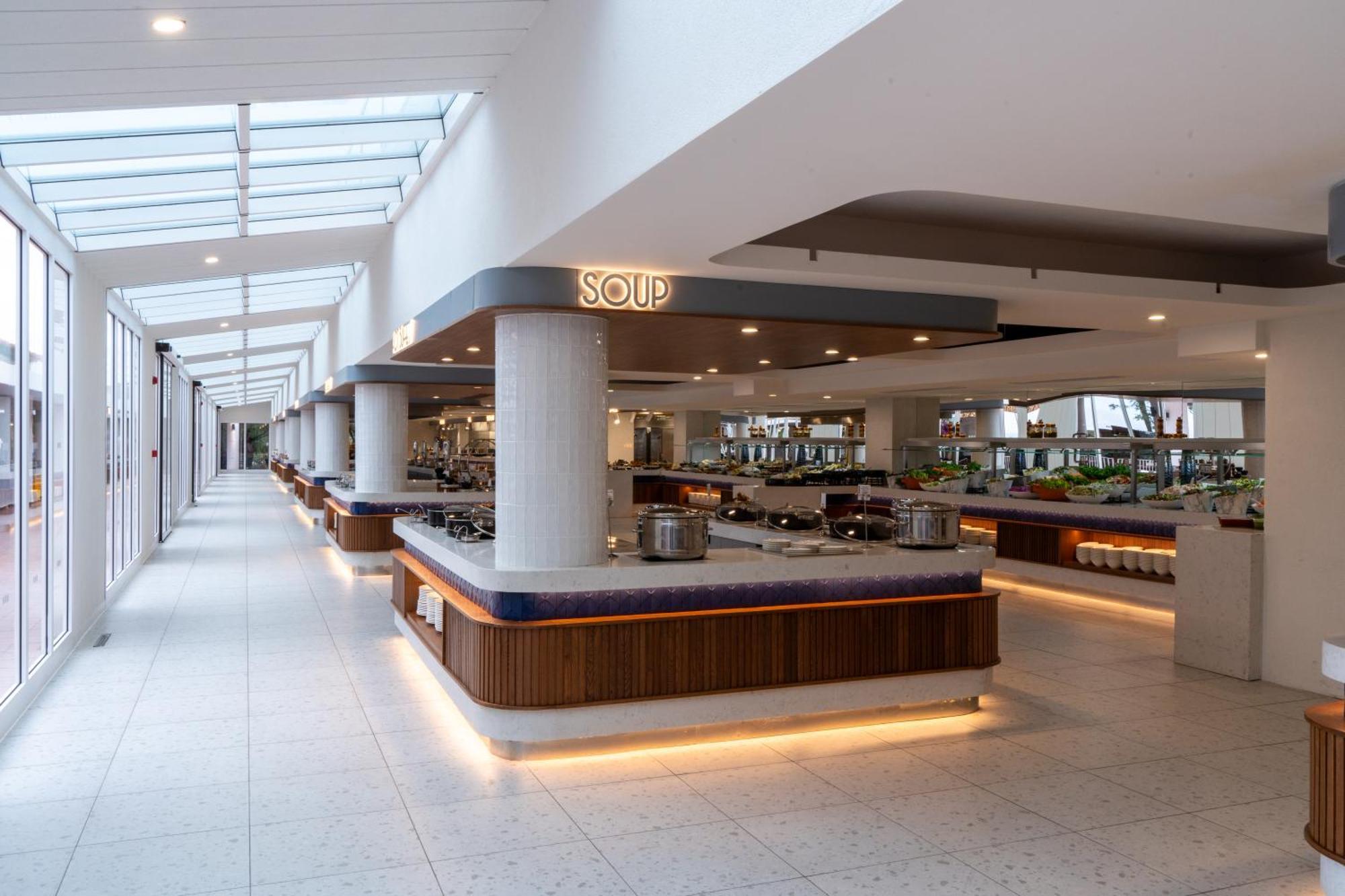 Pine Bay Holiday Resort Kusadasi Bagian luar foto The buffet at the hotel